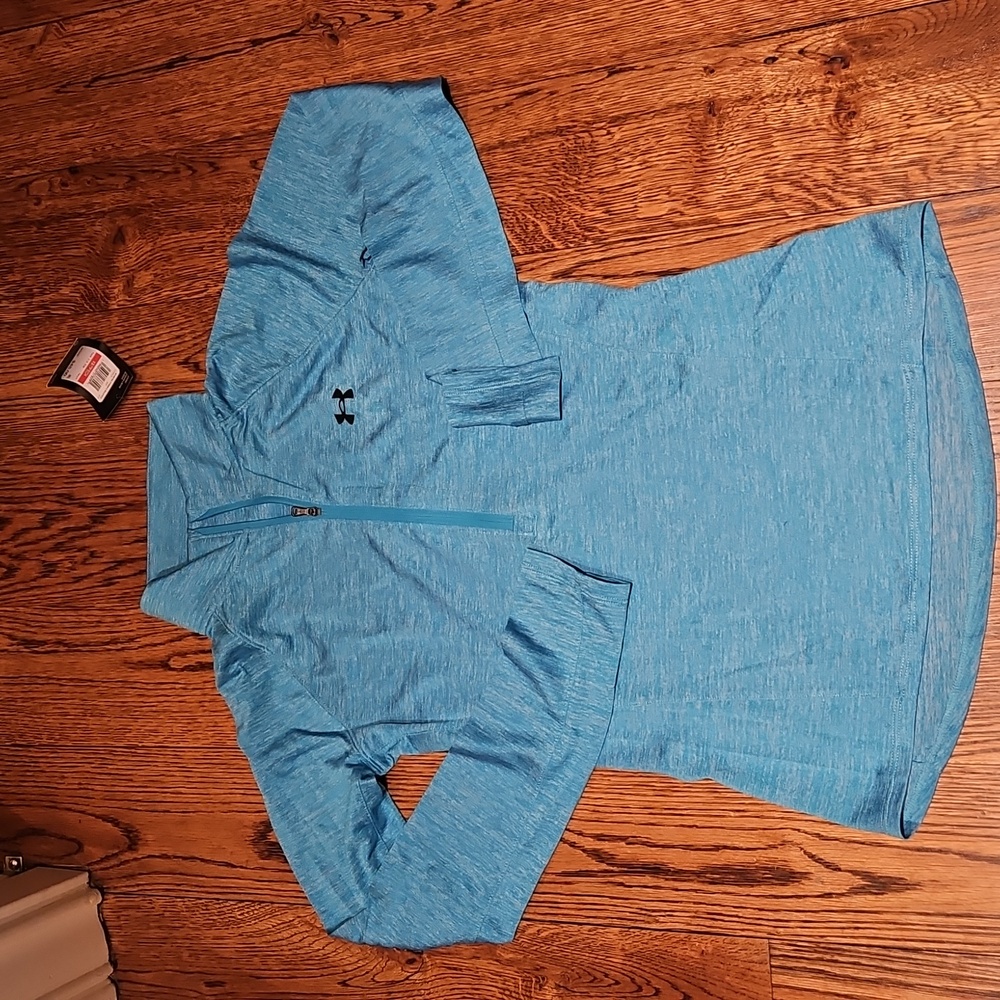 NWT Under Armour Loose fit tech 1/2 zip twist